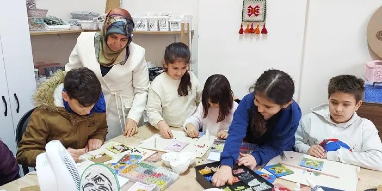 Rize’ye gelen Hataylı kadın girişimci kültürünü öğreterek yaşatıyor