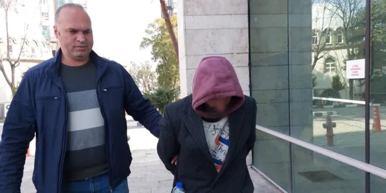 Samsun’da iftara gittiği ikiz kardeşini bıçakladı!