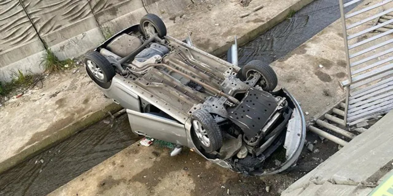 Virajı alamayan araç dereye uçtu! 5 kişi yaralandı