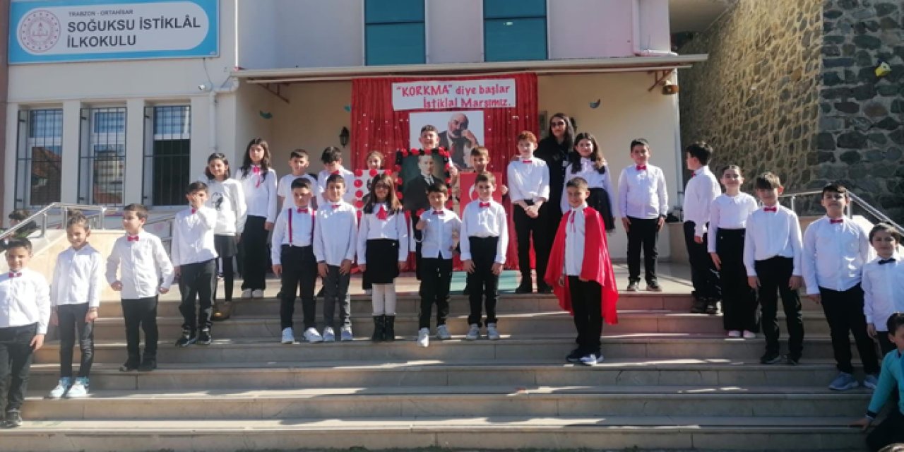 Trabzon'da Soğuksu İstiklal İlkokulu'nda İstiklal Marşı'nın kabulü için anlamlı etkinlik