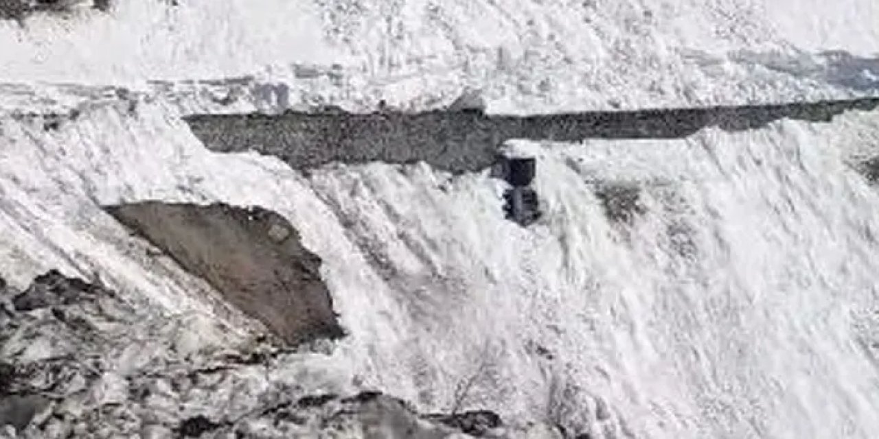 Artvin Macahel Geçidi’nde çığ tehlikesi sürüyor