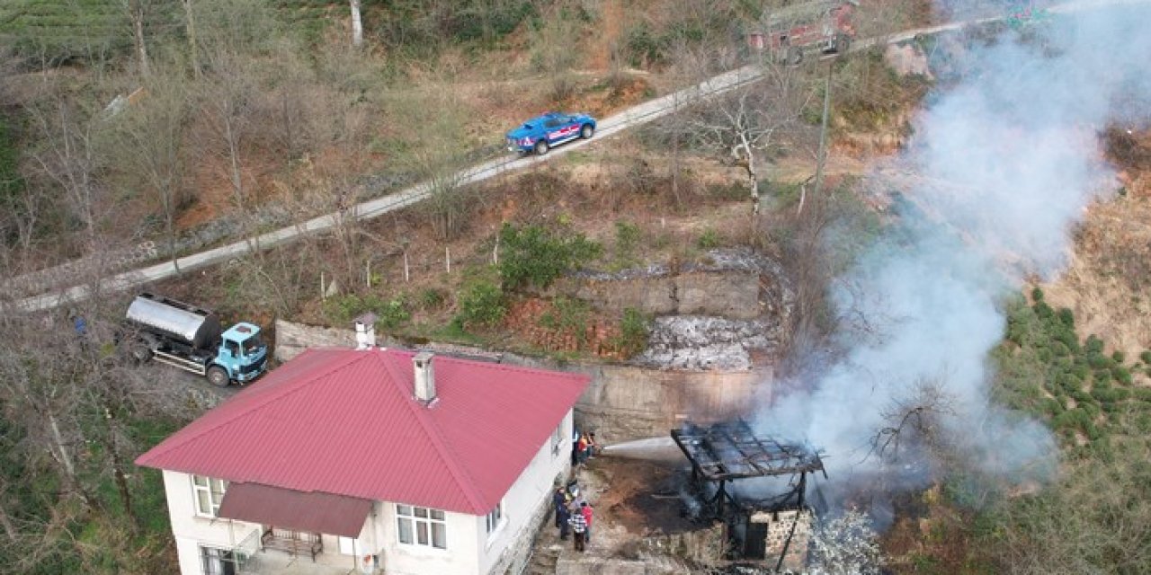 Artvin'de serenderde çıkan yangında maddi hasar oluştu