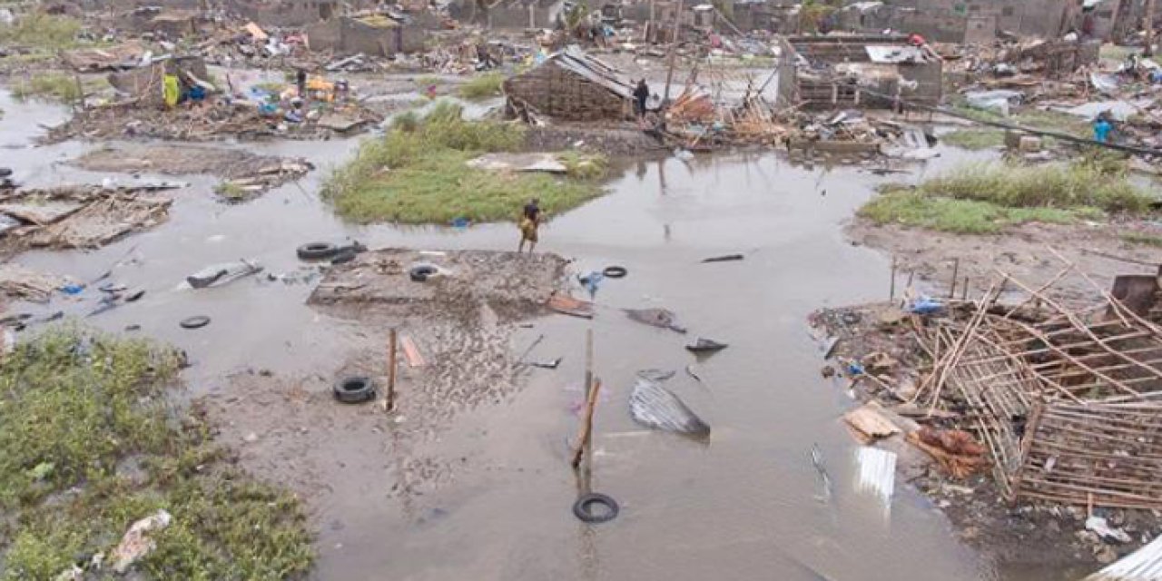 Mozambik'te ortalık savaş alanına döndü! Kasırga 16 can aldı