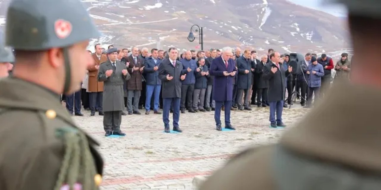 Bayburt’ta şehitler anıldı! Çanakkale Zaferi kutlandı