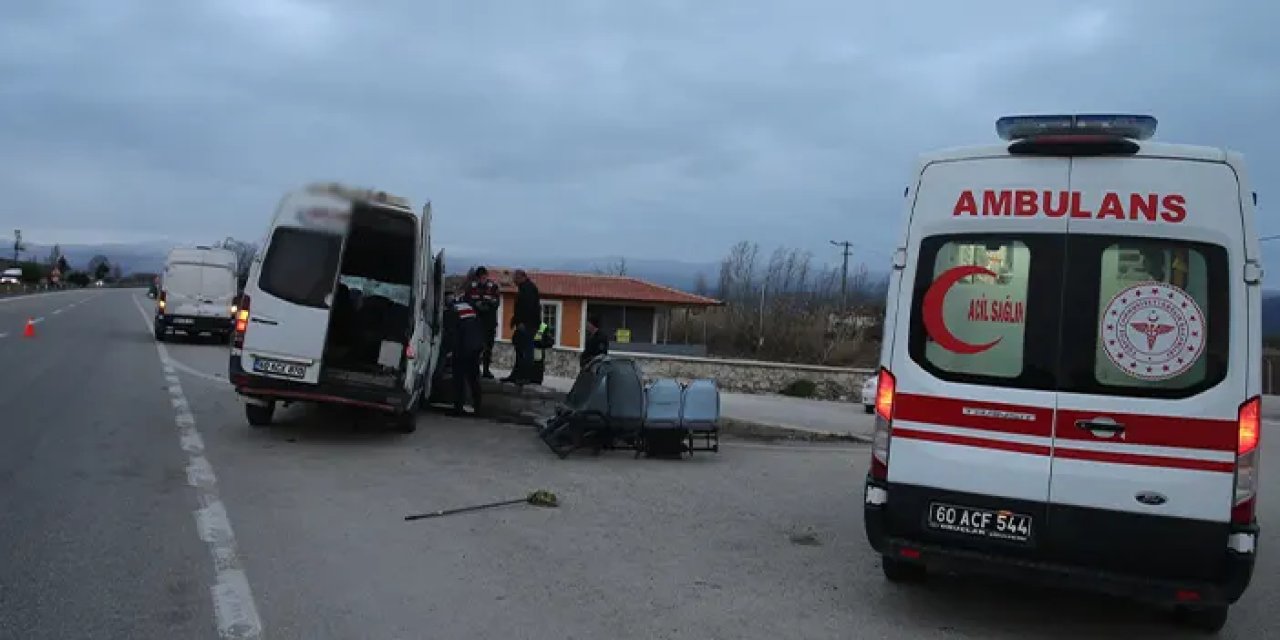 Tokat'ta işçi servisi kaza yaptı! 15 yaralı var