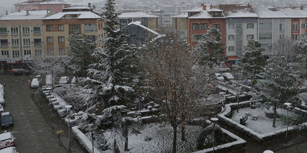 Samsun’da kar sürprizi: Yüksek kesimler beyaza büründü!