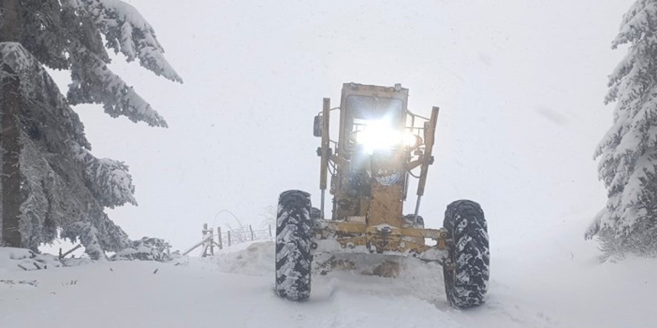 Samsun Yakakent'te kar ağışı etkili oldu