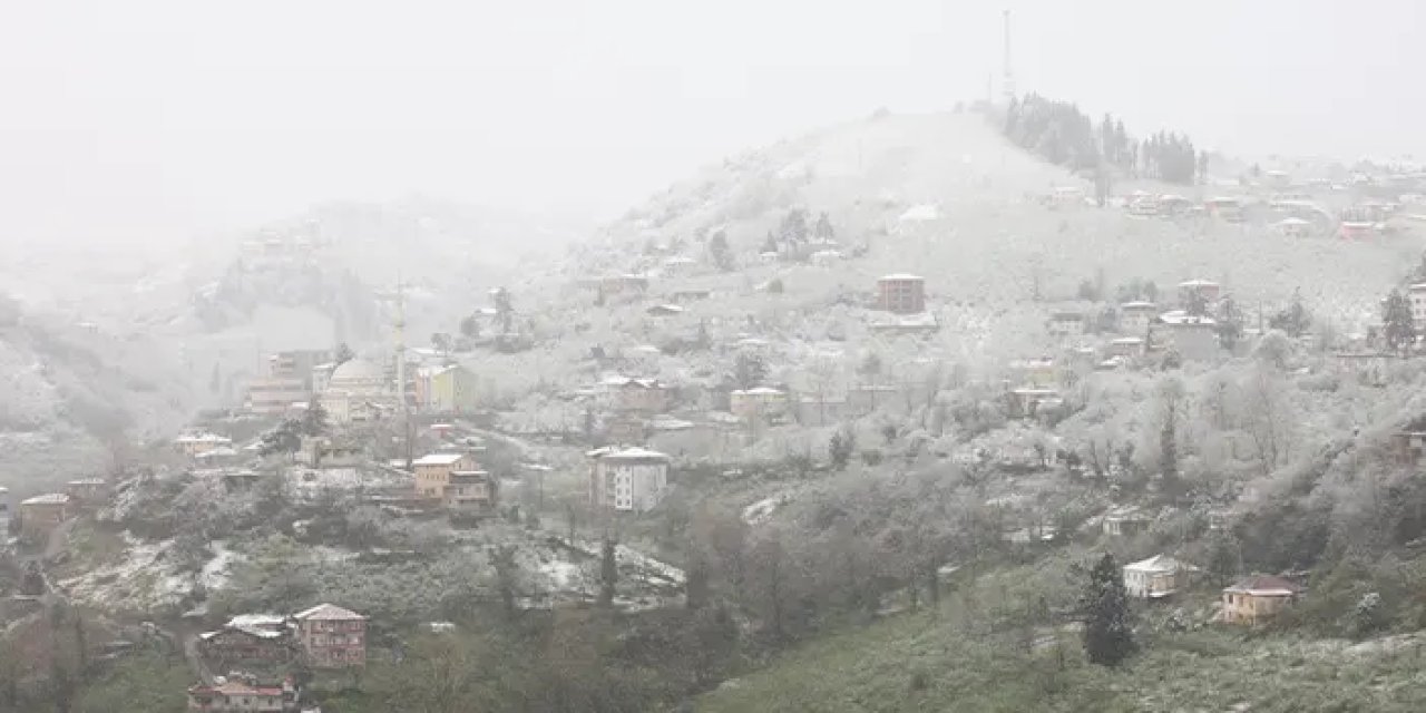 Trabzon'da Ortahisar'ın yüksekleri beyaza büründü!