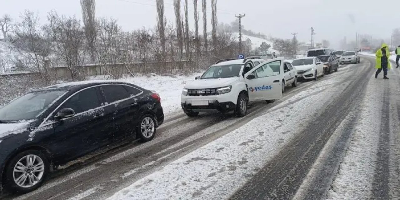 Samsun Vezirköprü güne kar yağışı ile uyandı!