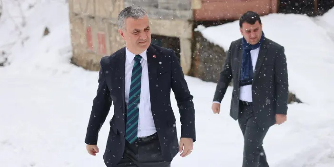 Yomra'da Başkan Bıyık kar çalışmalarını yerinde inceledi: Vatandaşlarla sohbet etti