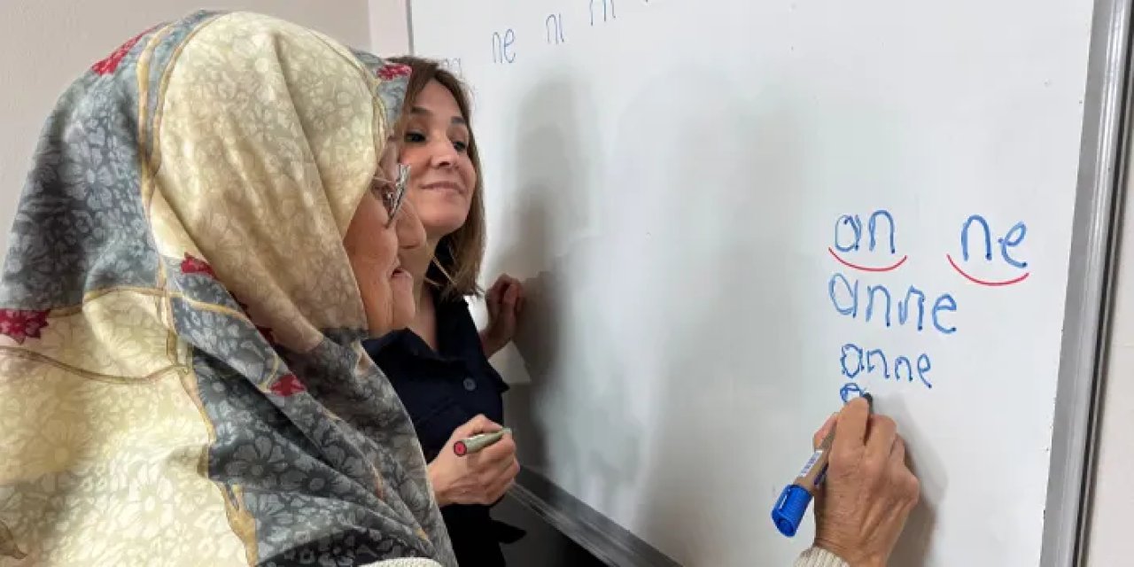 Giresun’da Ayşe Teyzeye özel okuma yazma kursu açıldı!