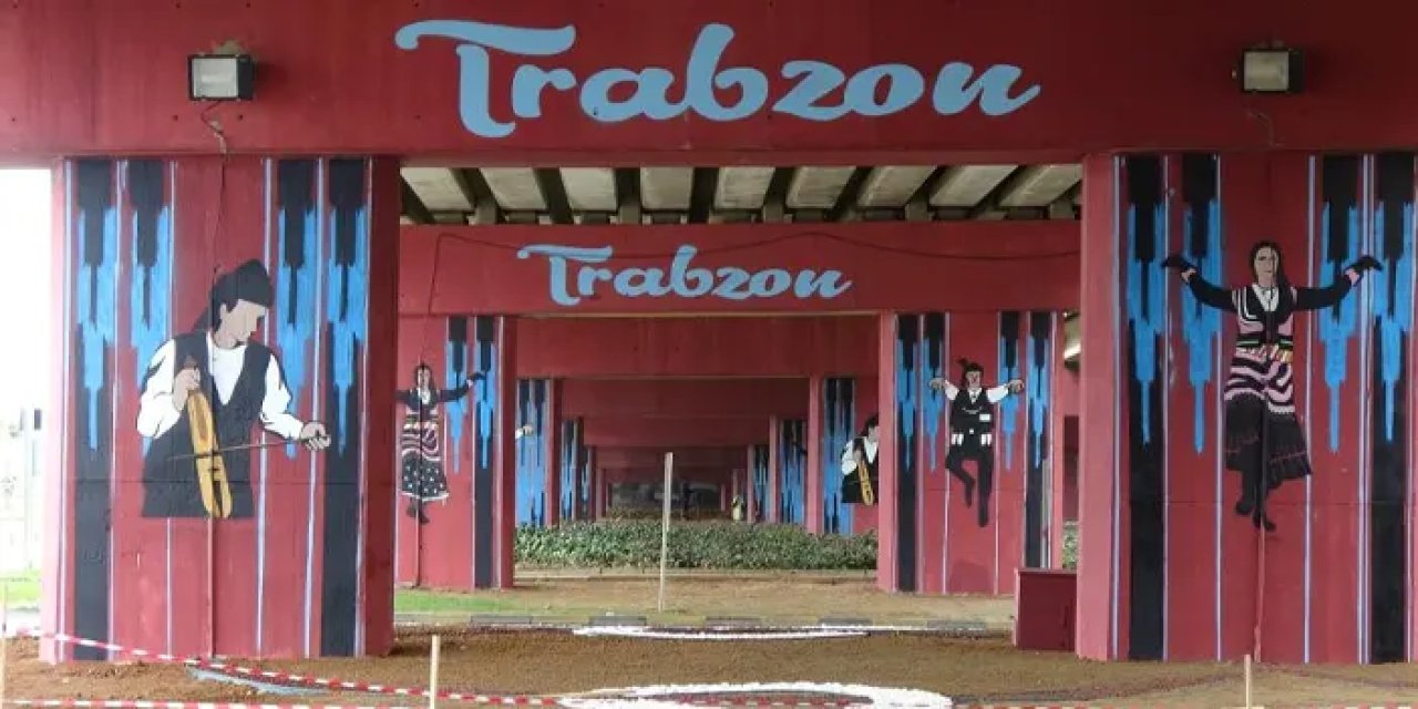 Trabzon’da viyadüklerin duvarları renklendi!