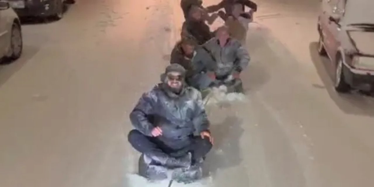 Gümüşhane’de pikabın arkasına bağladıkları lastiklerle tüm ilçeyi turladılar