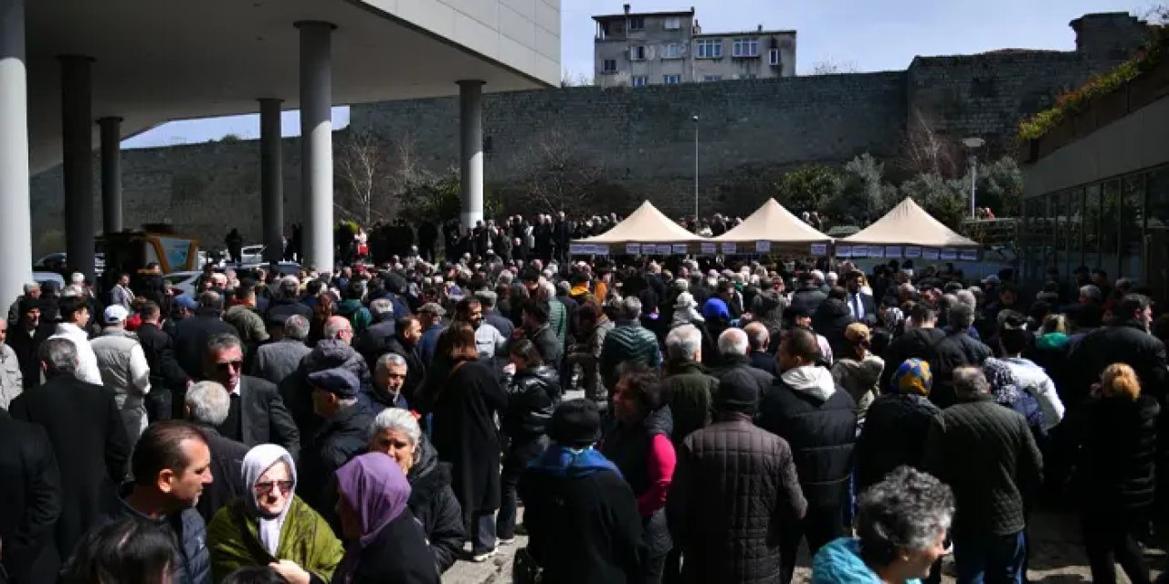 Trabzon'da CHP'nin ön seçimine yoğun ilgi