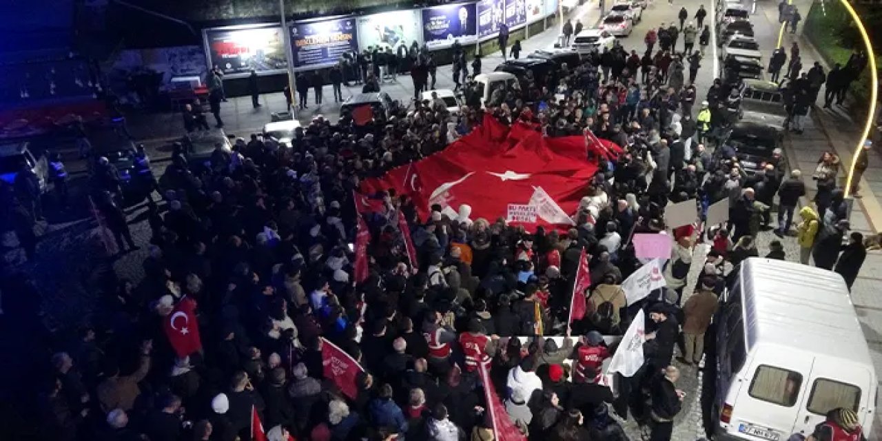 Rize'de İmamoğlu'na destek yürüyüşünde ortalık karıştı