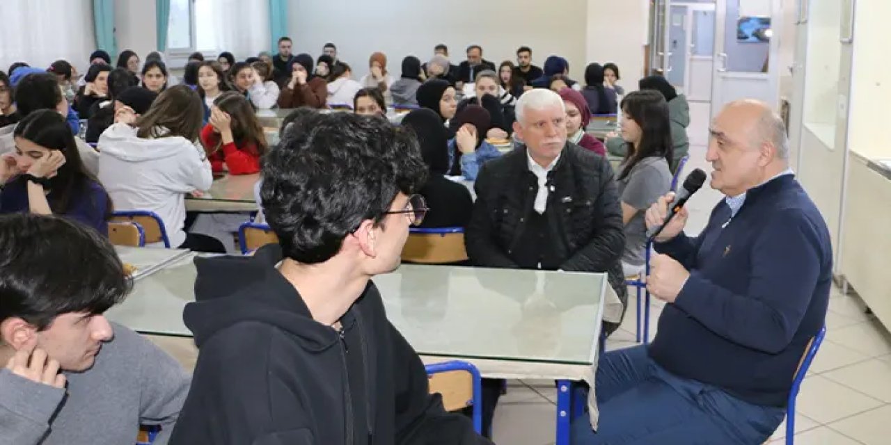 Trabzon Üniversitesi Dekanı Demircioğlu liselilerle iftarda buluştu!