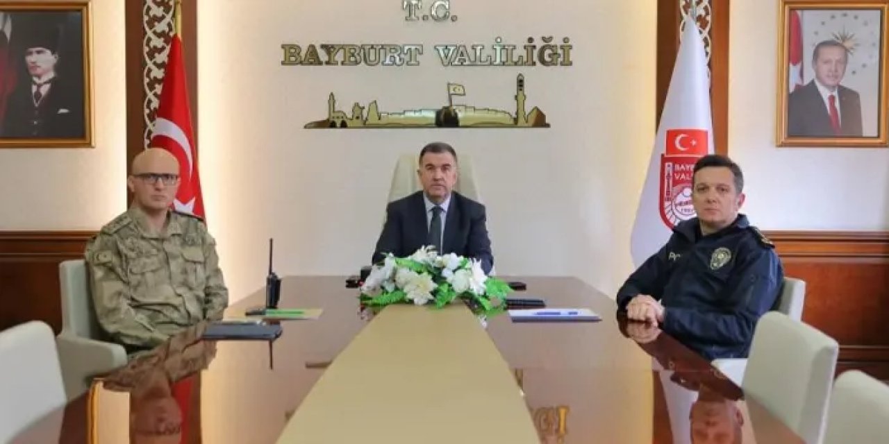 Bayburt Valisi Eldivan asayiş toplantısına katıldı!