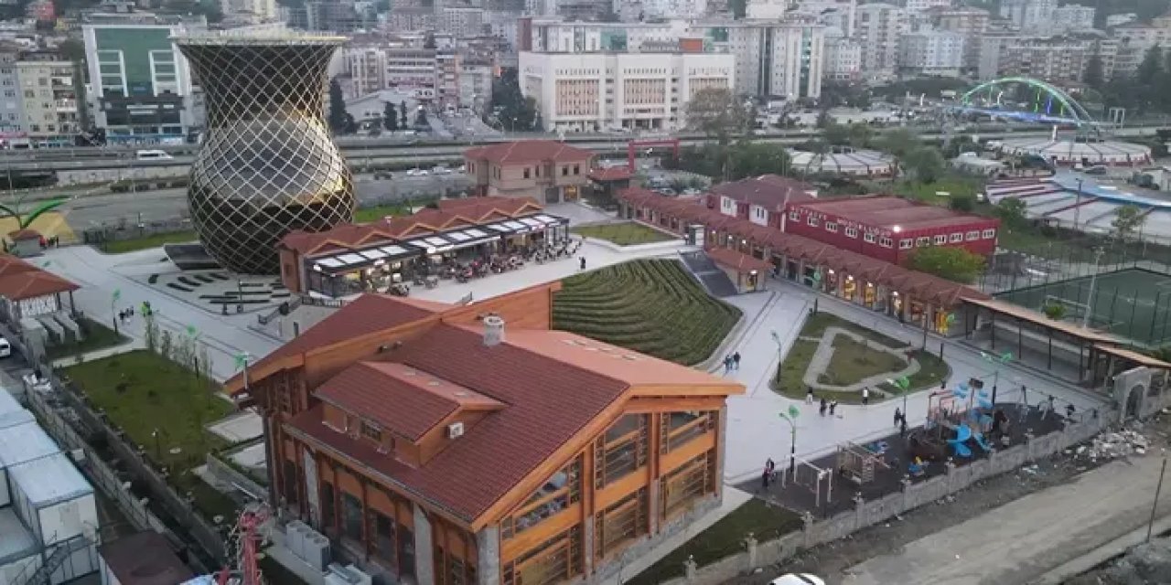 Rize’nin çay çarşısı 2,5 yılda 2,5 milyon ziyaretçiye ulaştı!