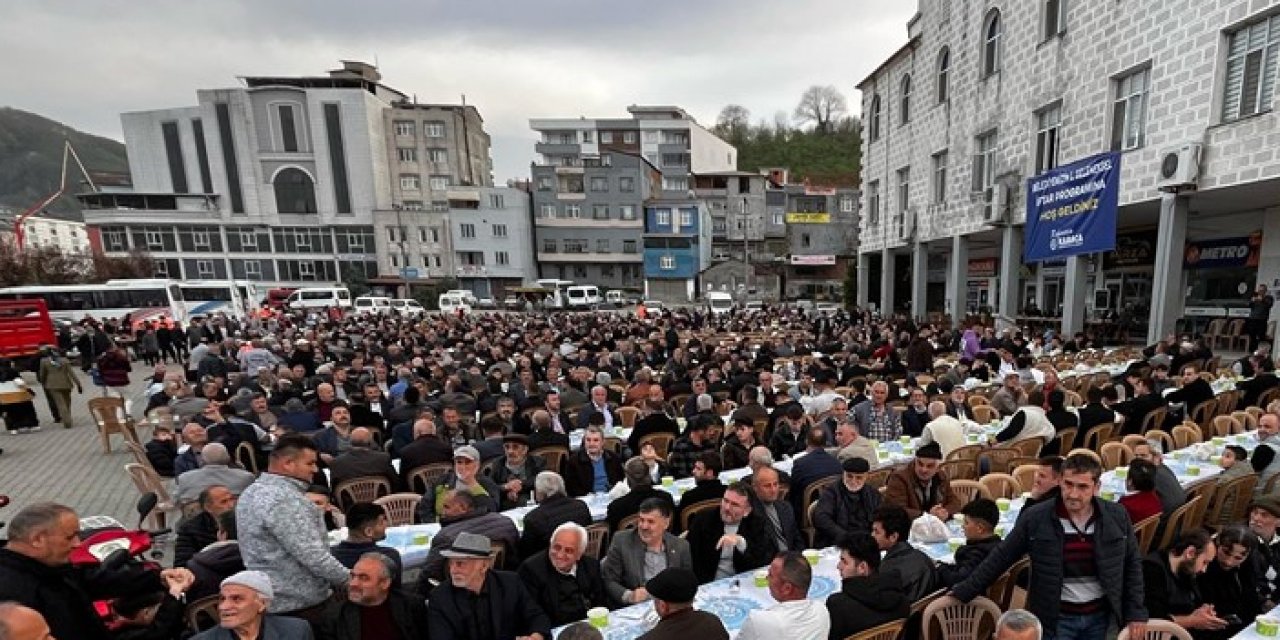 Salıpazarı'nda Belediye tarafından iftar programı düzenlendi
