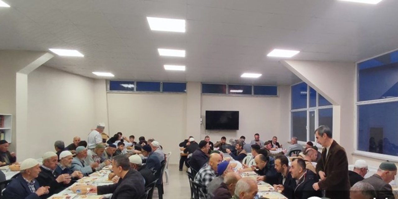 Samsun'da o mahalle sakinleri ramazan boyunca tüm mahalle aynı sofrada buluştu