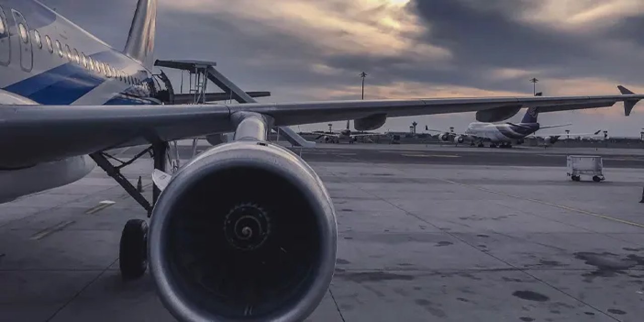 İsrailli yolcuları taşıyan uçak Antalya'ya zorunlu iniş yaptı