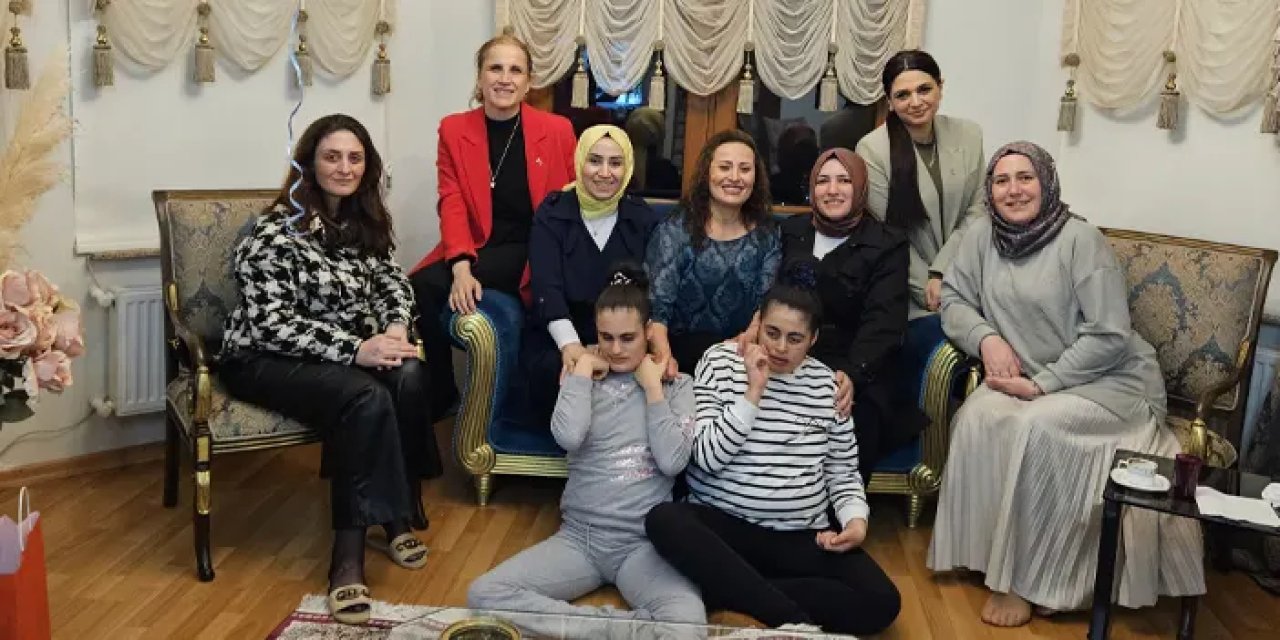 AK Parti Trabzon Kadın Kollarından anlamlı ziyaret!