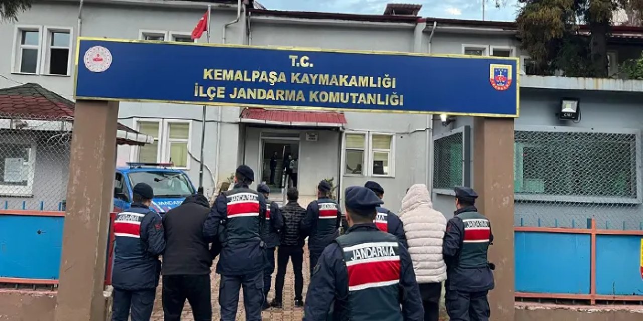 Artvin'de TIR dorsesinde yakayı ele verdiler!