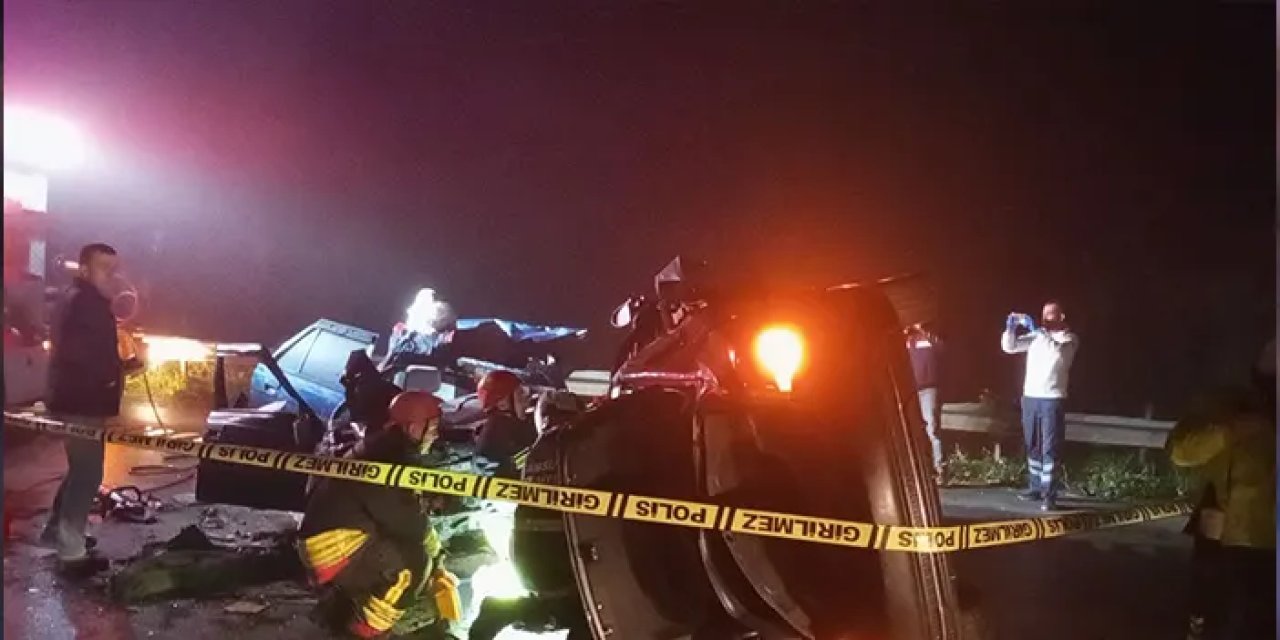 Samsun'da iki otomobil birbirine girdi! Feci kazada 5 can kaybı var