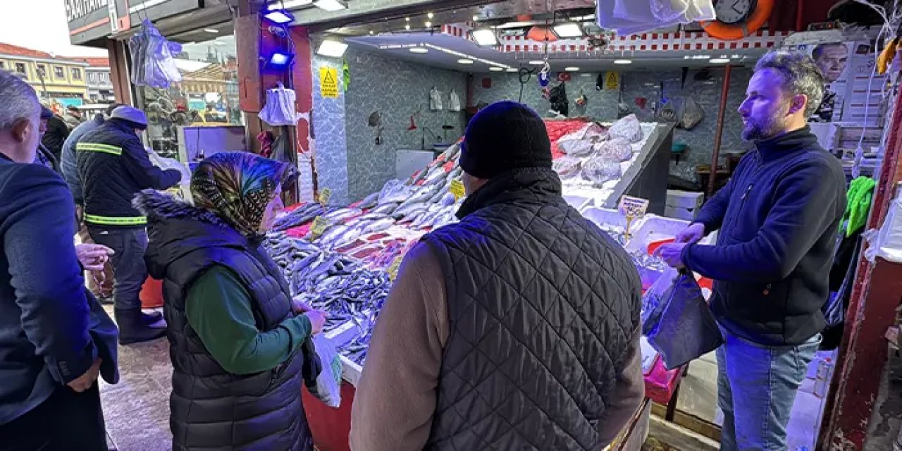 Son 9 gün! Vatandaşlar balık tezgahlarına akın etti