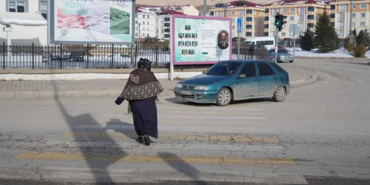 Bayburt’ta sinyalizasyon ışıkları sürücülere zor anlar yaşatıyor