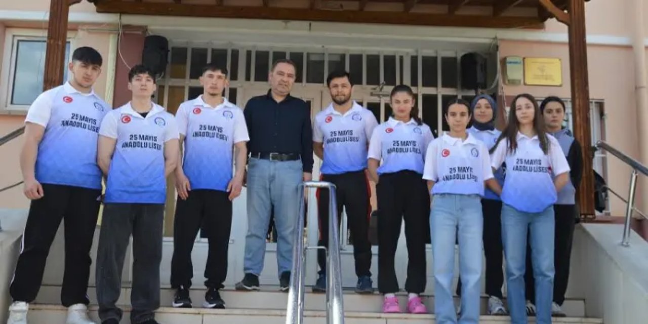 Samsun 25 Mayıs Anadolu Lisesi bilek güreşinde markalaşıyor!