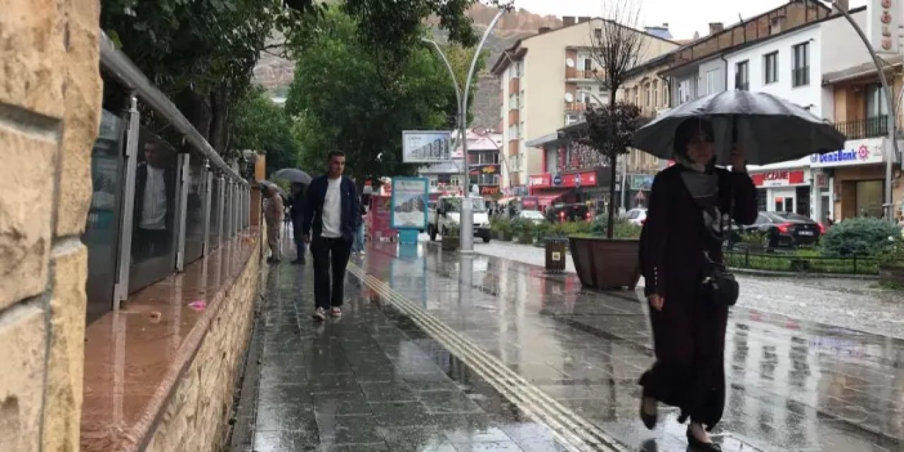 Bayburt için gök gürültülü sağanak yağış uyarısı yapıldı!