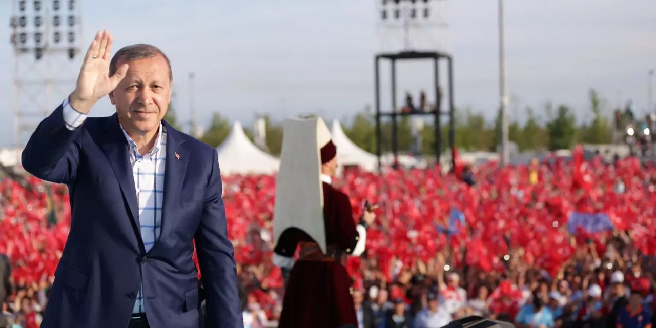 Hisoğlu'ndan Trump’ın Erdoğan’a yönelik övgüsüne değerlendirme "Dünya, Erdoğan’ın liderliğine hayranlık duyuyor"