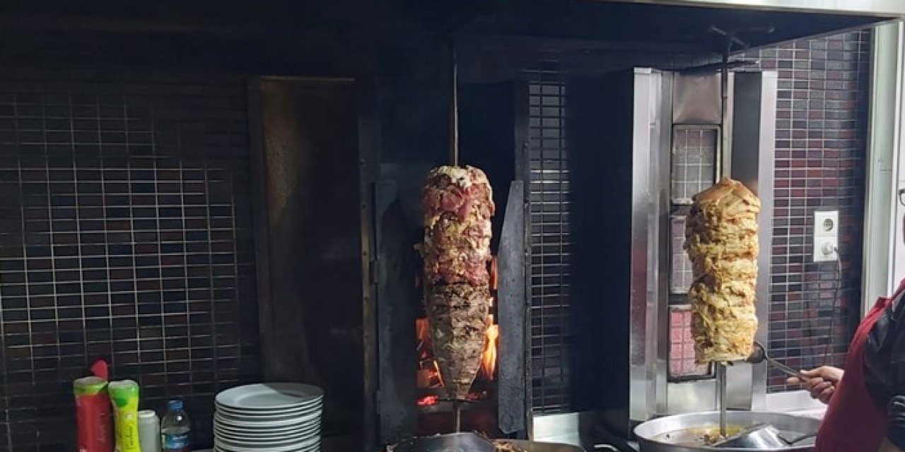 Samsun'da tüketime uygun olmayan dönere el konularak imha edildi