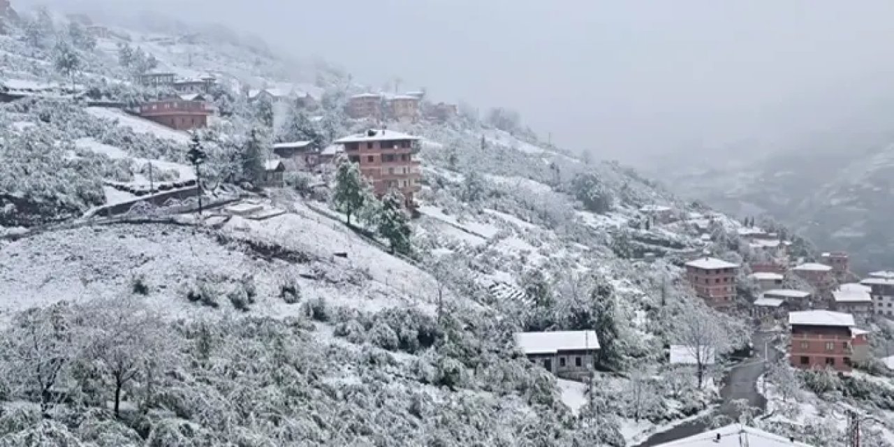 Trabzon'da Nisan ayında kar yağışı etkili oldu