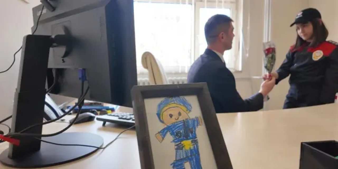 Bayburt’ta görev başındaki polis anne babalara sürpriz!