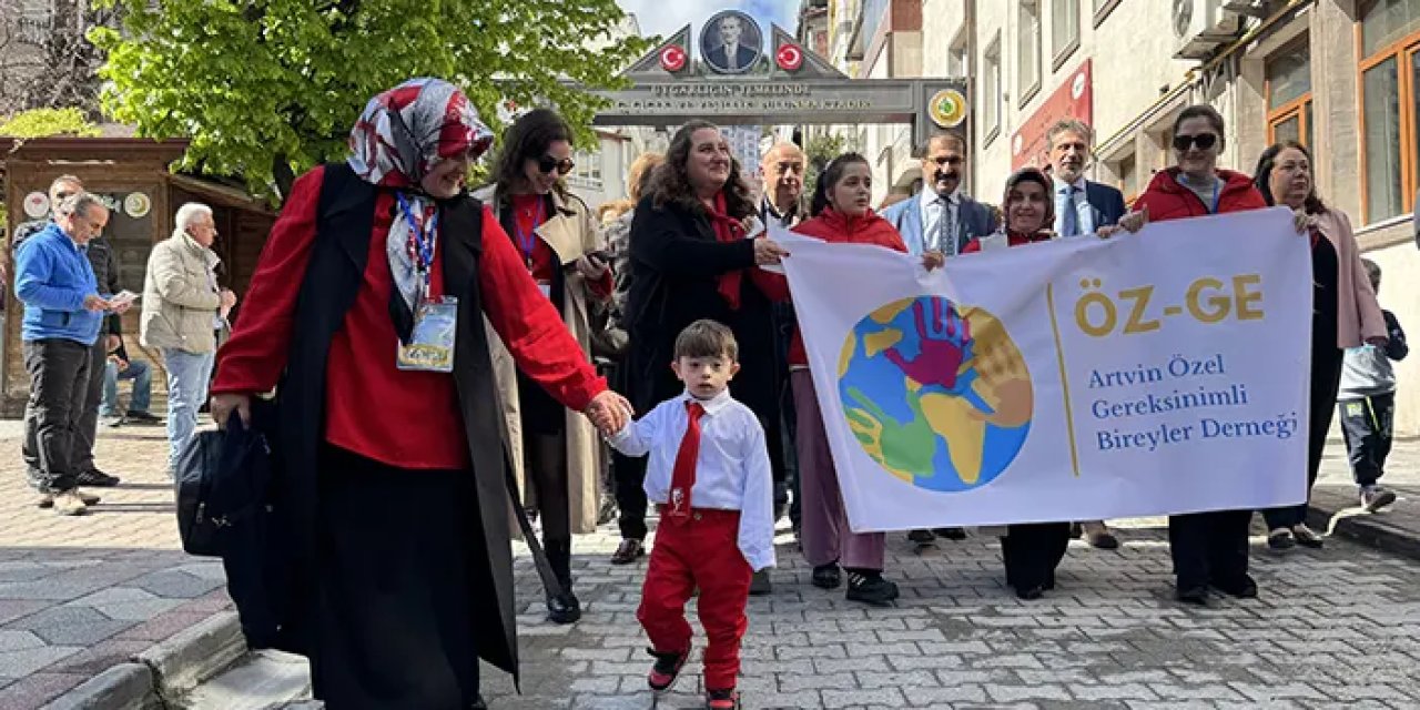 Artvin'de otizm farkındalığı için yürüyüş