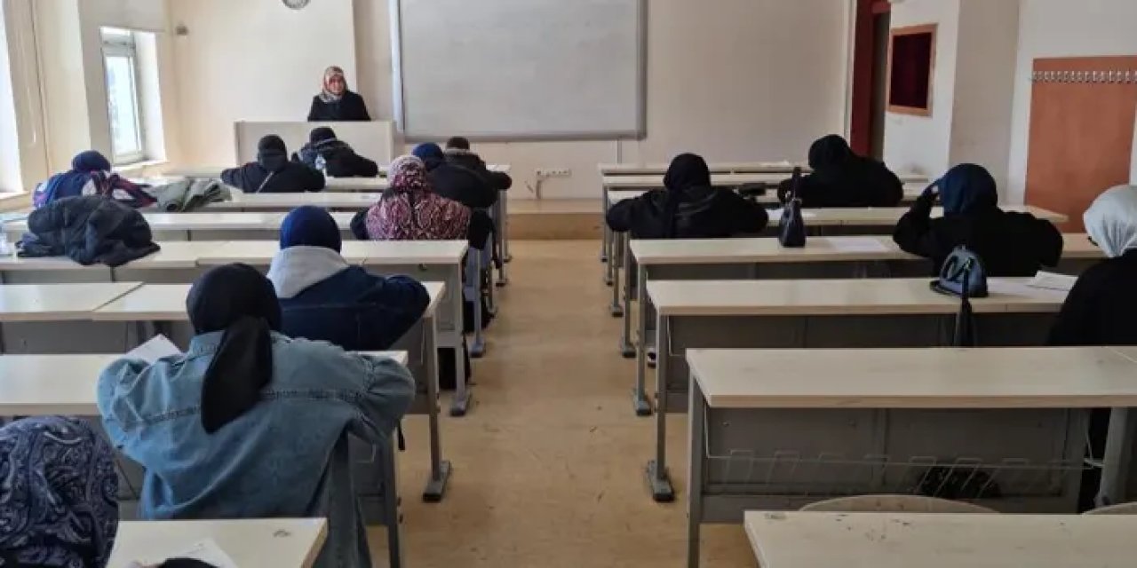 Bayburt’ta lise ve üniversite öğrencilere umre ödüllü bilgi yarışması