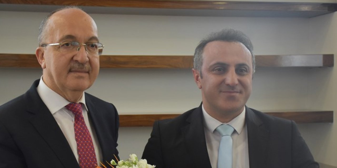 Gümüşhane Üniversitesi Rektörlüğüne atanan Prof. Dr. Oktay Yıldız görevine başladı