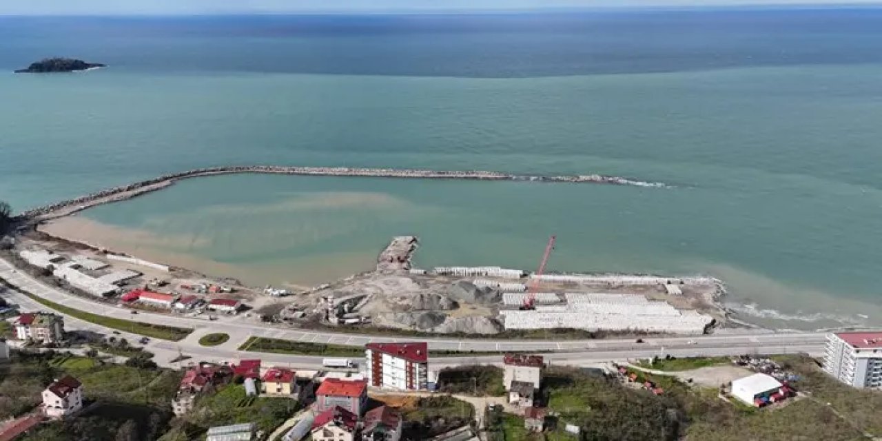 Giresun’da yapılan Türkiye’nin en büyük balıkçı barınağı yüzde 85 tamamlandı