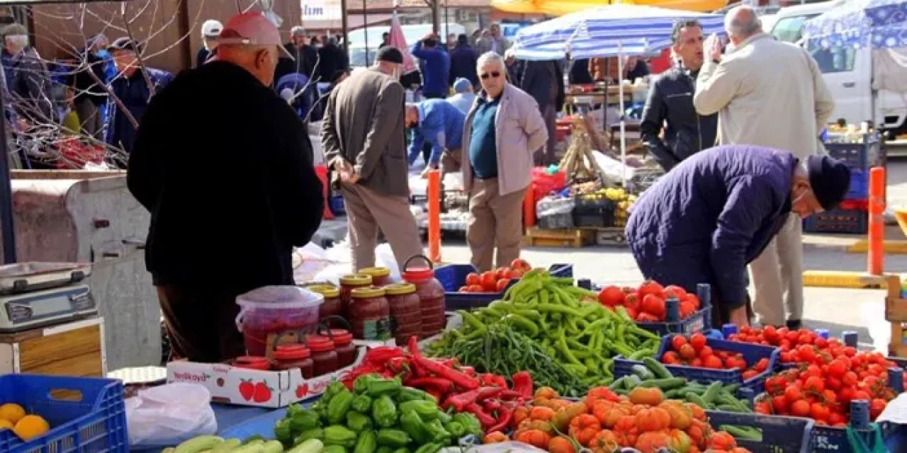 TÜİK açıkladı: Hizmet üretimi yıllık arttı, aylık geriledi
