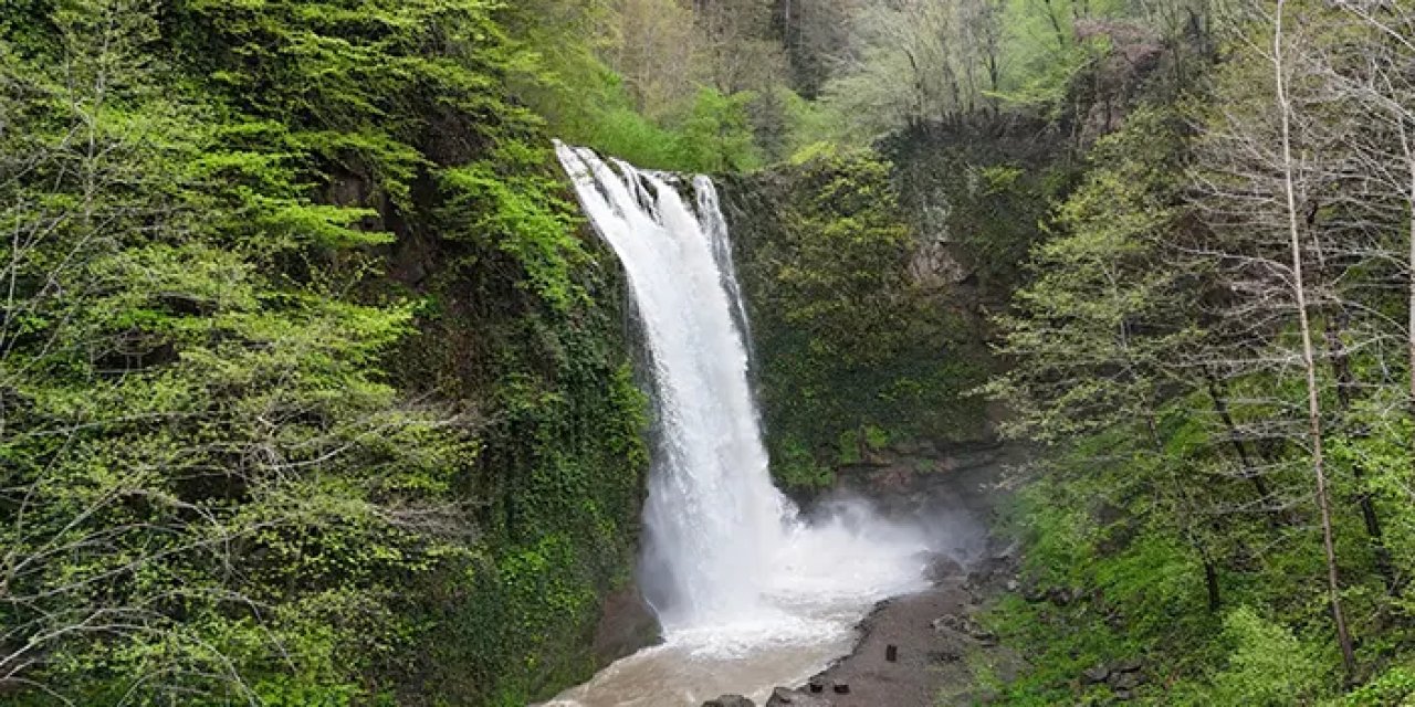 Ordu'da Ohtamış Şelalesi büyülüyor