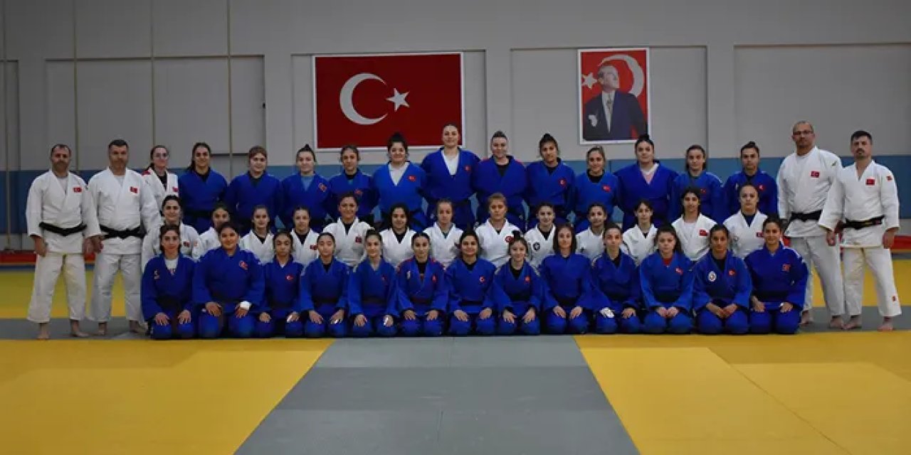 Milli judocular çalışmalarını Trabzon'da sürdürüyor.