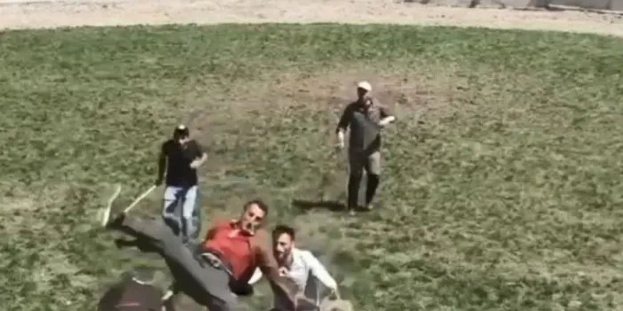 Artvin’de boğa güreşinde dehşet: 500 kiloluk boğa bakıcısını havaya fırlattı