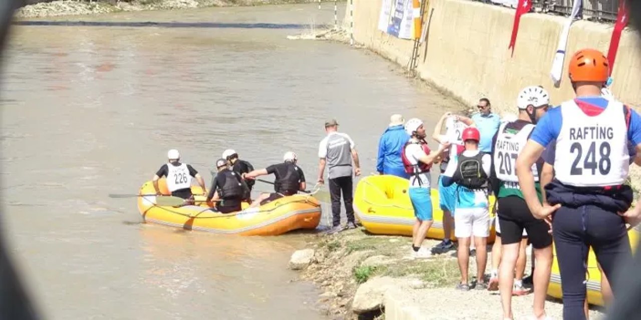Bayburt’ta rafting heyecanı yaşandı!