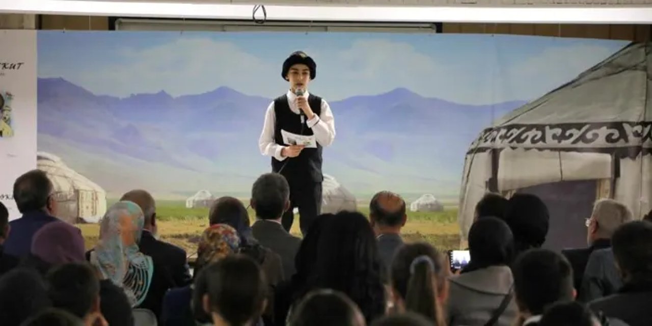 Bayburt’ta öğrencilerden Bamsı Beyrek çocuk tiyatrosu