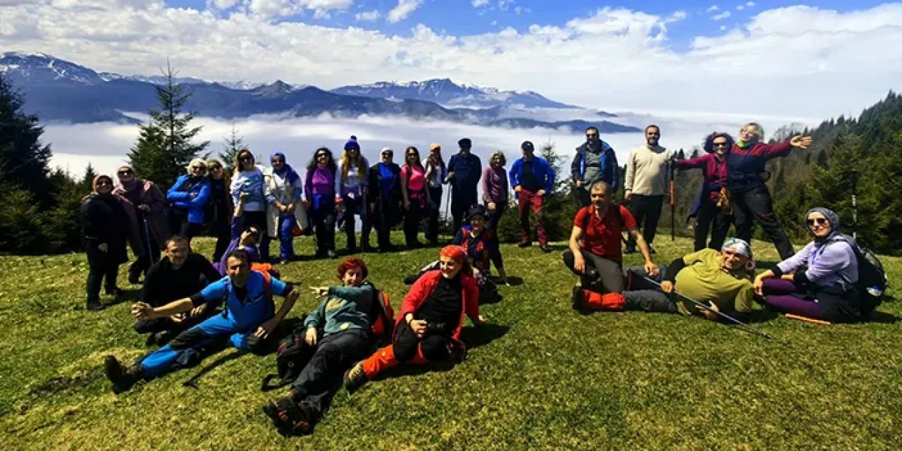 Trabzon'un eşsiz güzelliğini görmek için 15 kilometre yürüdüler