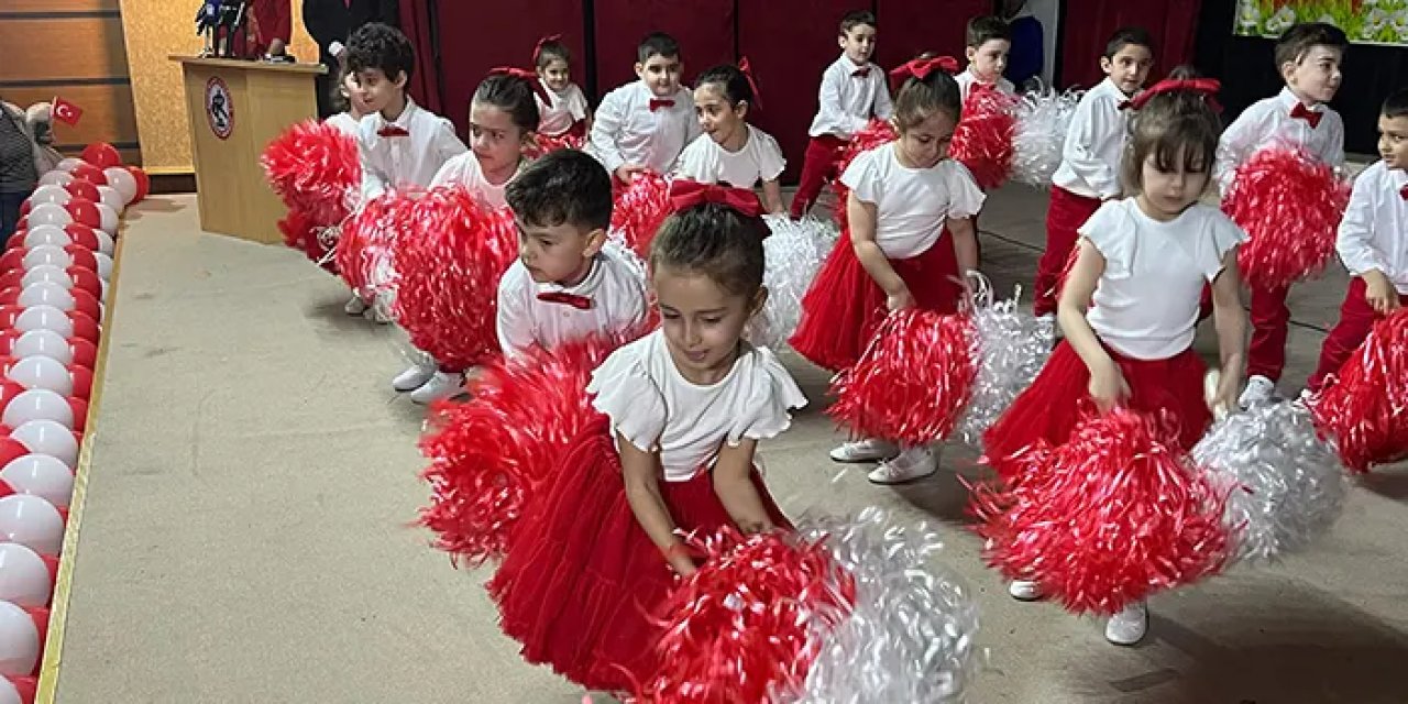 Trabzon'da Bedri Rahmi Eyüpoğlu İlkokulu'nda 23 Nisan coşkusu