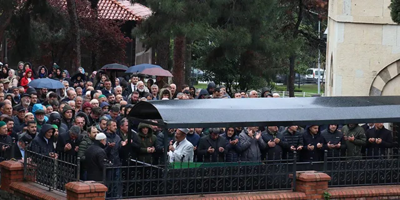 Trabzon'da 7 yaşındaki Nurbanu Saylam'ın cenazesi toprağa verildi