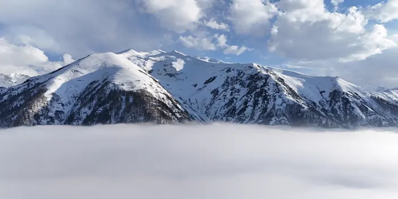 Kaçkarlar’da doğanın büyüsü: Beyaz örtü ve sis denizi buluştu